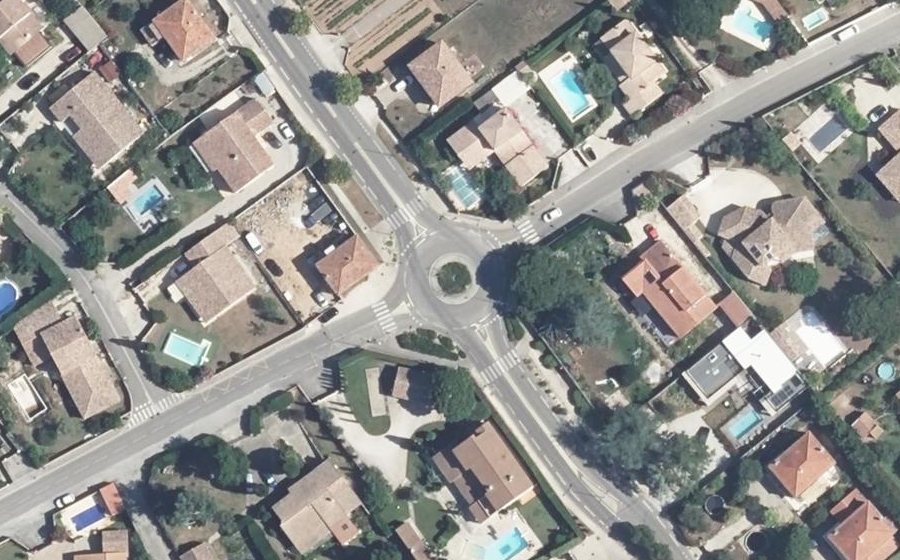 Vue aérienne du Rond-point anonyme n°149403013