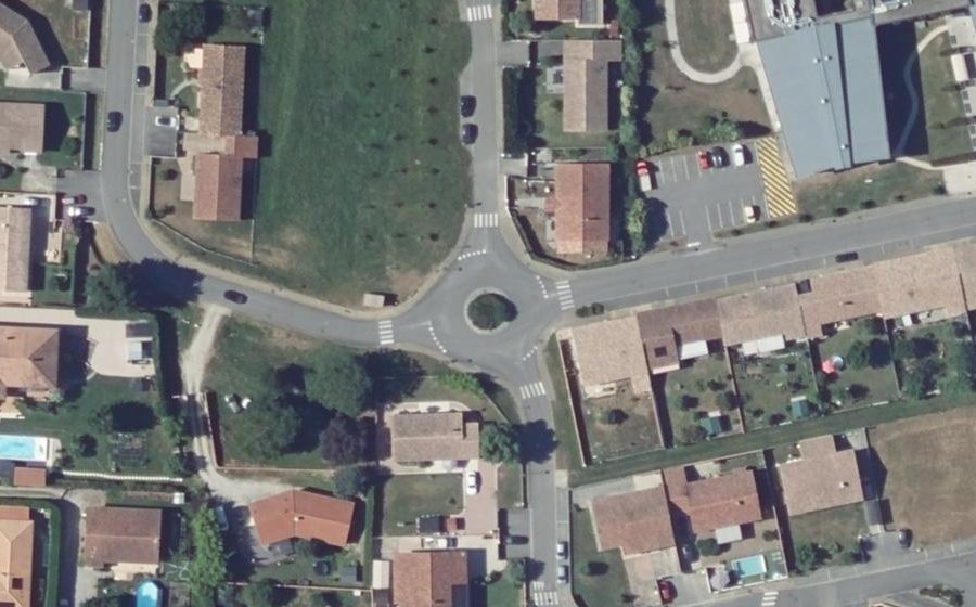 Vue aérienne du Rond-point anonyme n°149421909