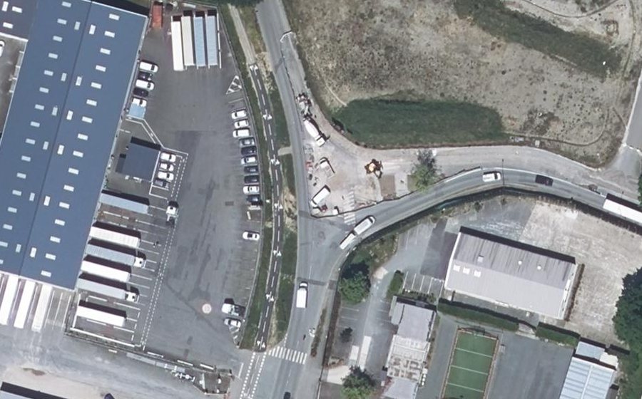 Vue aérienne du Rond-point anonyme n°1494335789