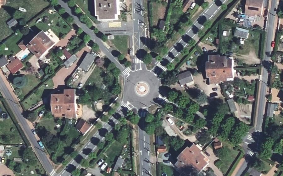 Vue aérienne du Rond-point anonyme n°149506441