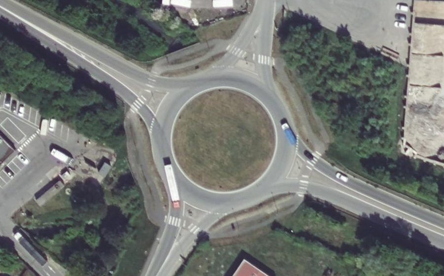 Vue aérienne du Rond-point anonyme n°149523195