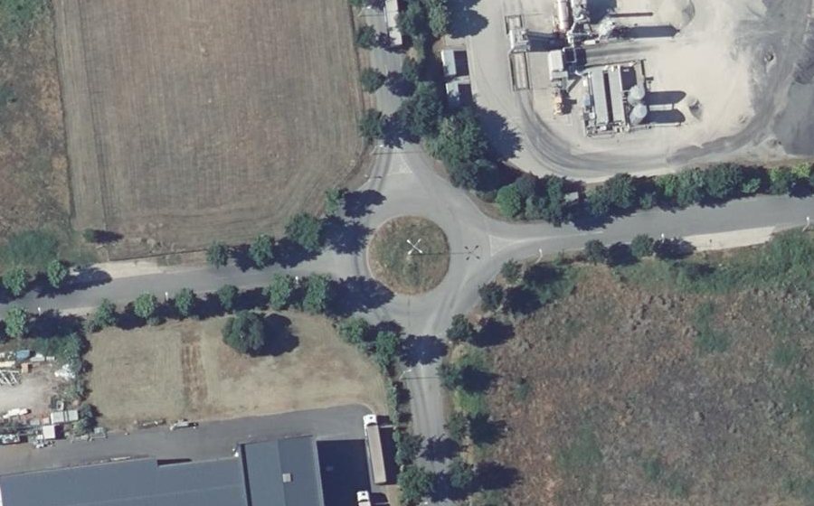 Vue aérienne du Rond-point anonyme n°149576876