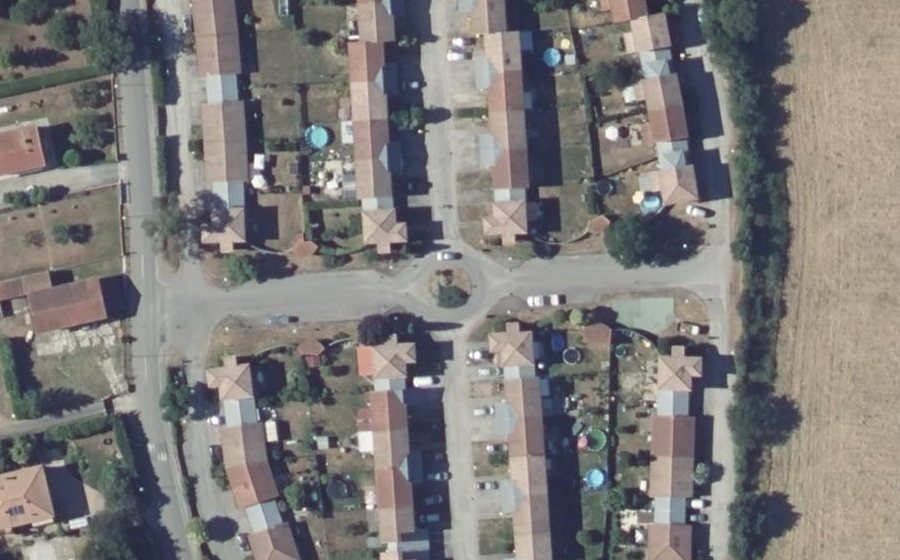 Vue aérienne du Rond-point anonyme n°149578537