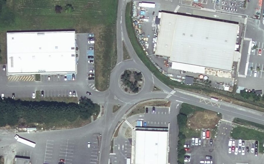 Vue aérienne du Rond-point anonyme n°149654553