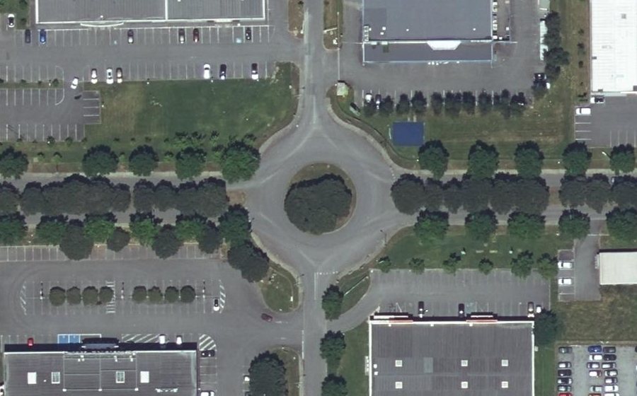 Vue aérienne du Rond-point anonyme n°149654558