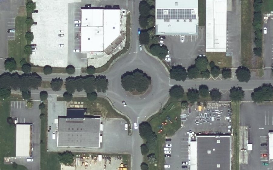 Vue aérienne du Rond-point anonyme n°149654584