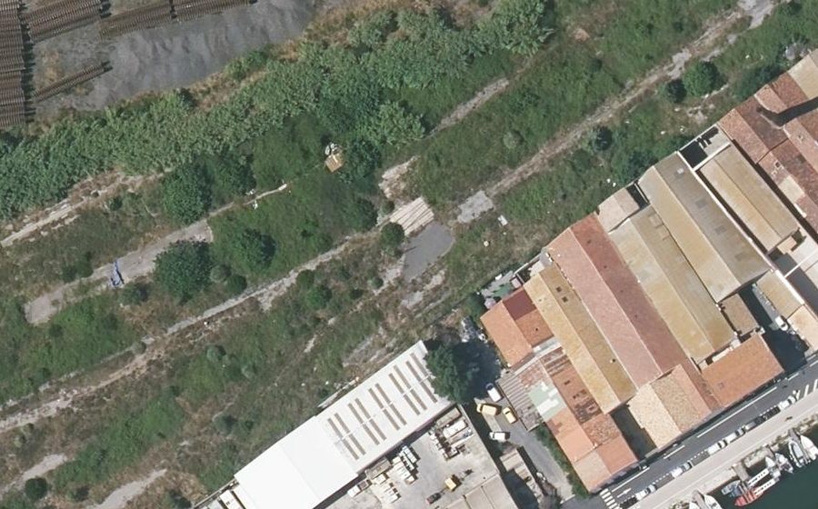 Vue aérienne du Rond-point anonyme n°1496591546