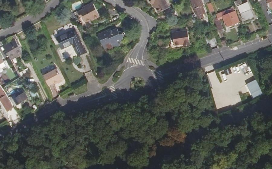 Vue aérienne du Rond-point anonyme n°149659940