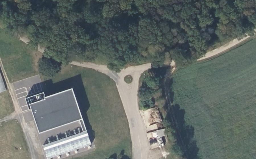 Vue aérienne du Rond-point anonyme n°1496765072