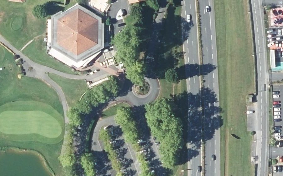Vue aérienne du Rond-point anonyme n°1497062570