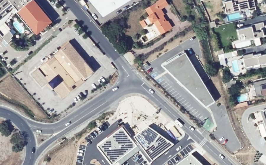 Vue aérienne du Rond-point anonyme n°1497171538
