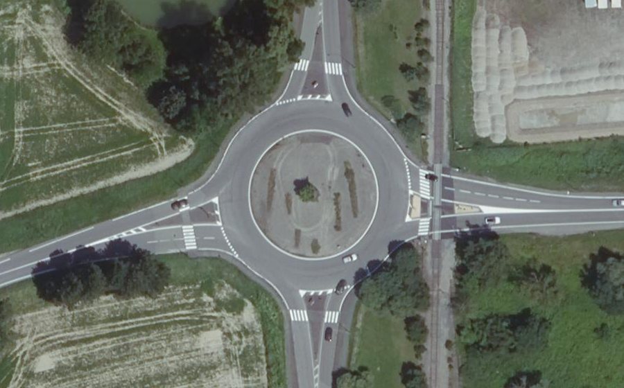 Vue aérienne du Rond-point anonyme n°149789448