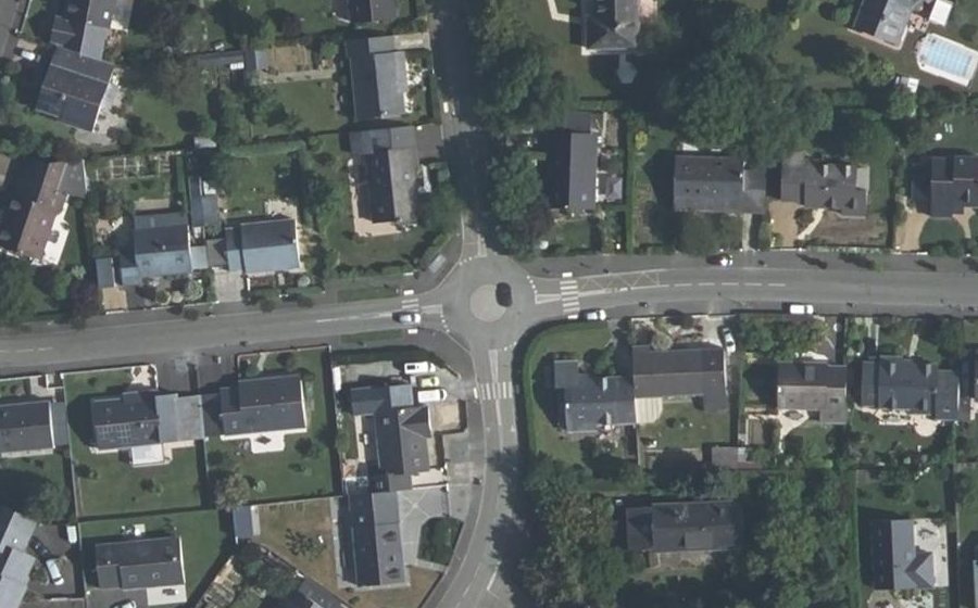 Vue aérienne du Rond-point anonyme n°149801922