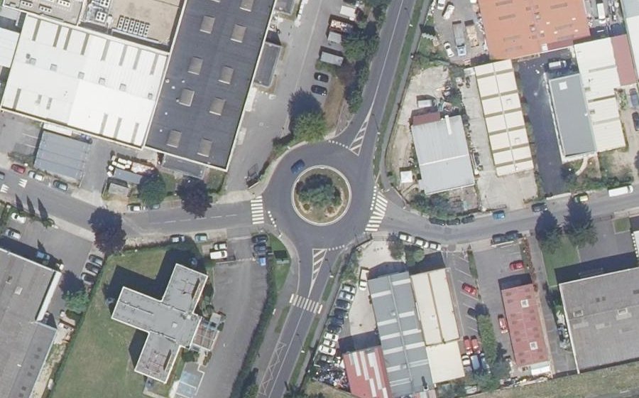Vue aérienne du Rond-point anonyme n°149862571