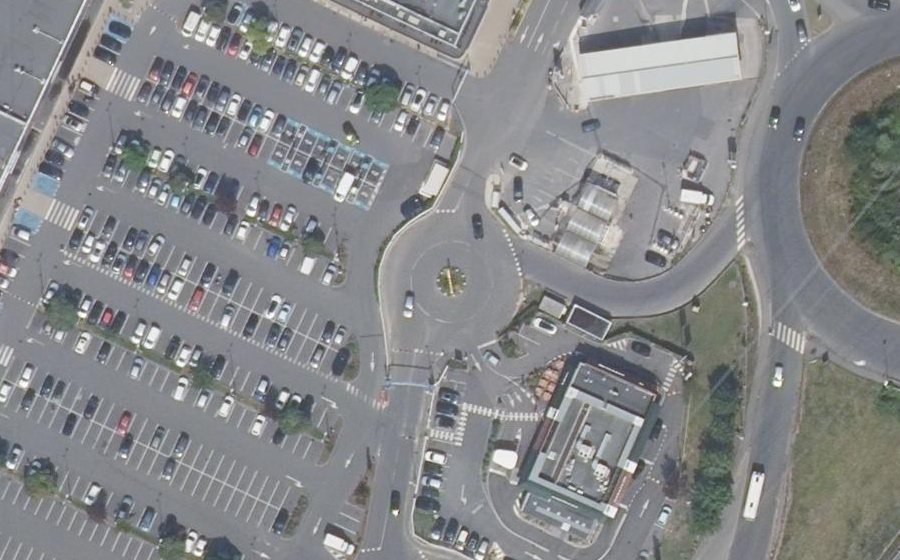 Vue aérienne du Rond-point anonyme n°1499149853