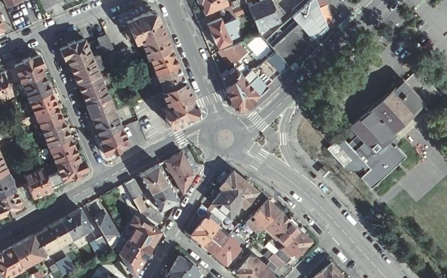 Vue aérienne du Rond-point anonyme n°149915147