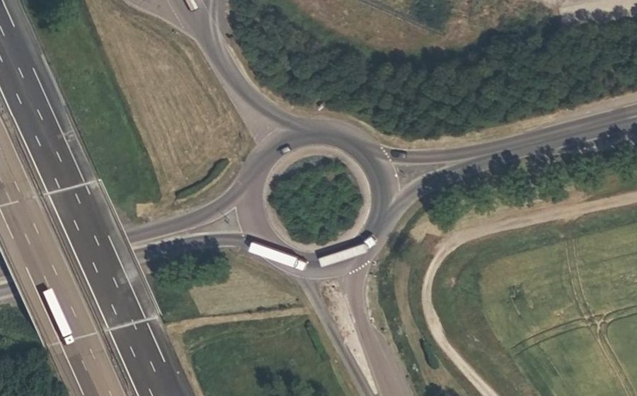 Vue aérienne du Rond-point anonyme n°14991902