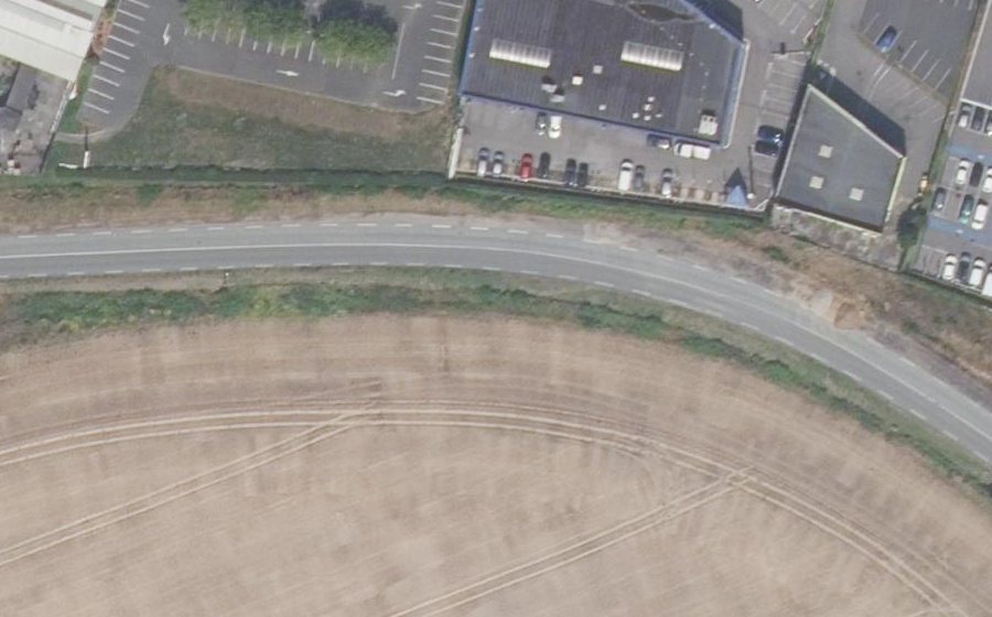 Vue aérienne du Rond-point anonyme n°1499341248