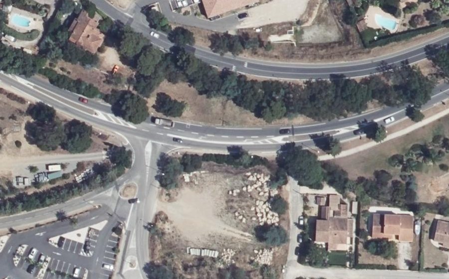 Vue aérienne du Rond-point anonyme n°1499995964