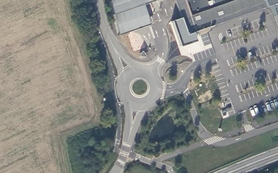 Vue aérienne du Rond-point anonyme n°150022730