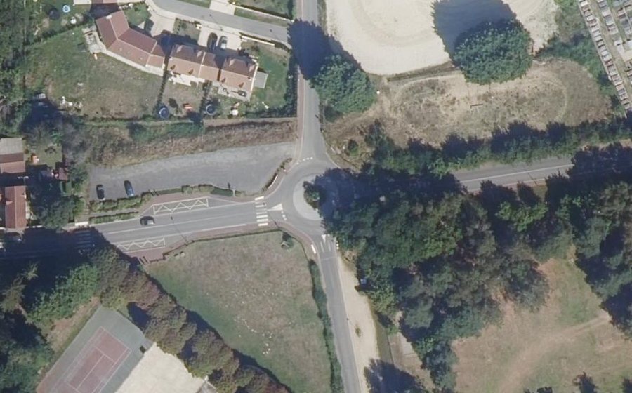 Vue aérienne du Rond-point anonyme n°150054779