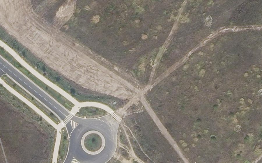 Vue aérienne du Rond-point anonyme n°1500665585