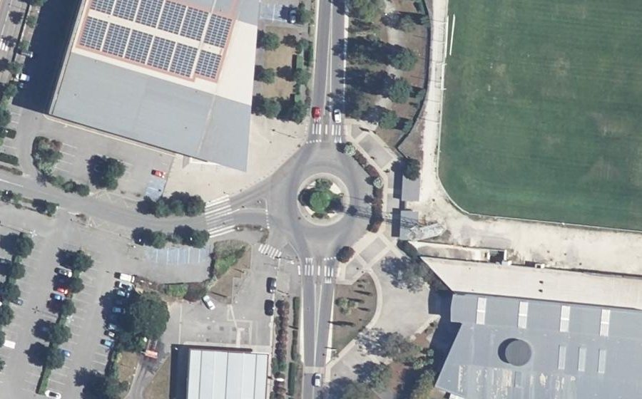 Vue aérienne du Rond-point anonyme n°150172821