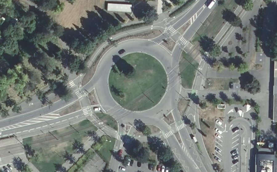 Vue aérienne du Rond-Point Maurice et Katia Krafft