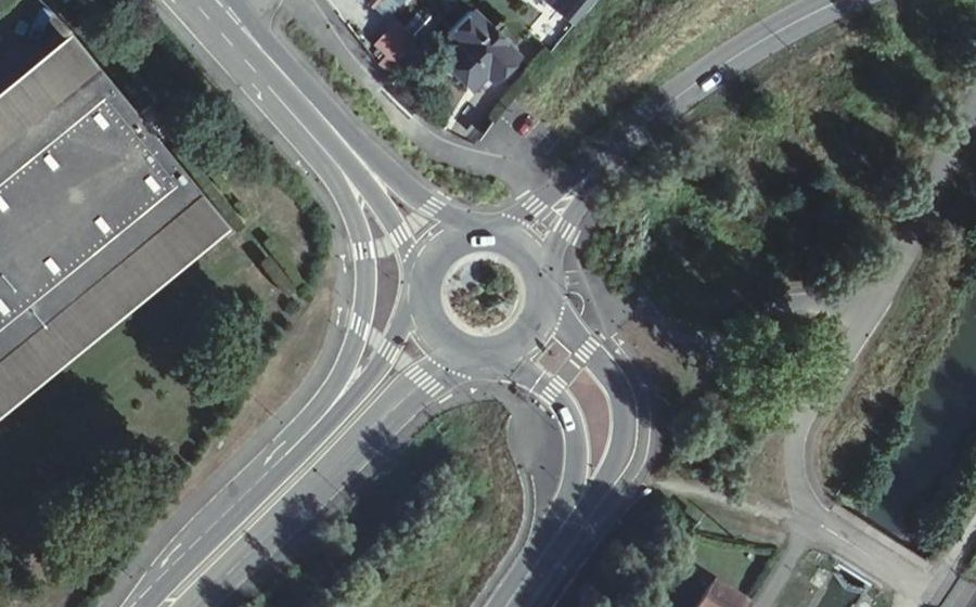 Vue aérienne du Rond-point anonyme n°150241969