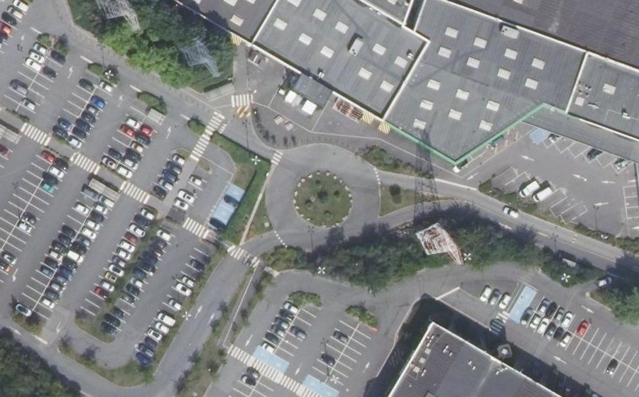 Vue aérienne du Rond-point anonyme n°150276614