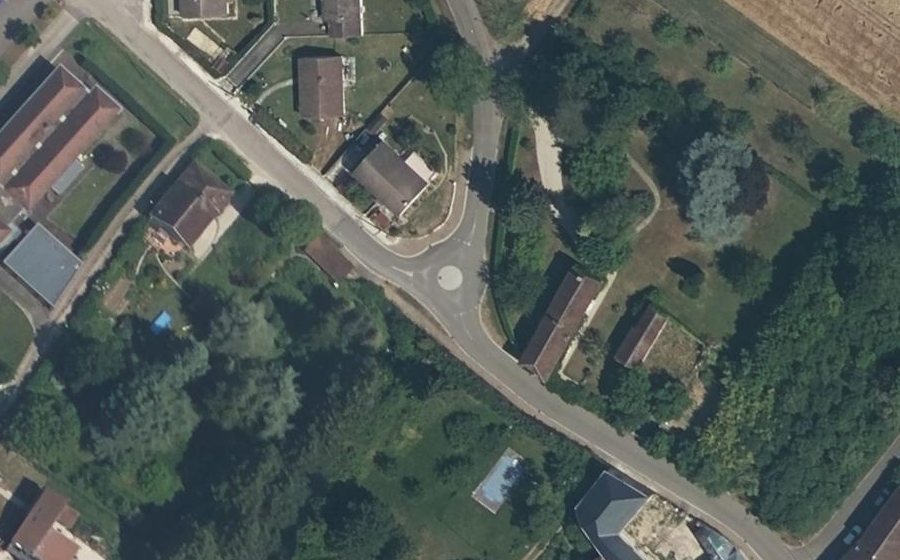 Vue aérienne du Rond-point anonyme n°1502767056