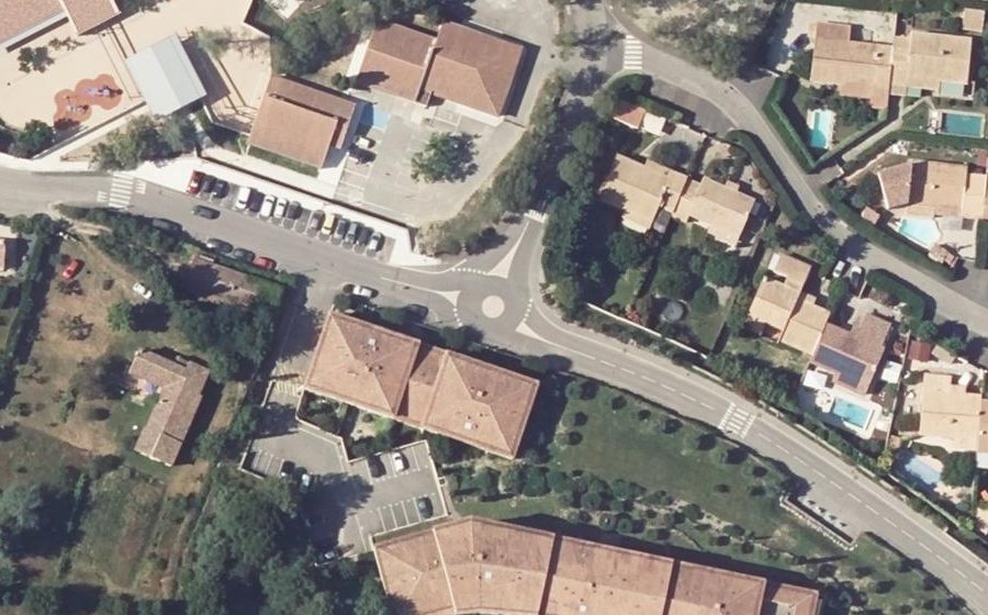 Vue aérienne du Rond-point anonyme n°1503410109