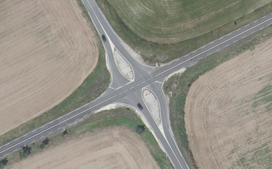 Vue aérienne du Rond-point anonyme n°1503547279