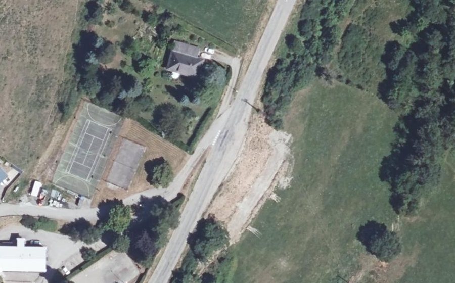 Vue aérienne du Rond-point anonyme n°1503618790