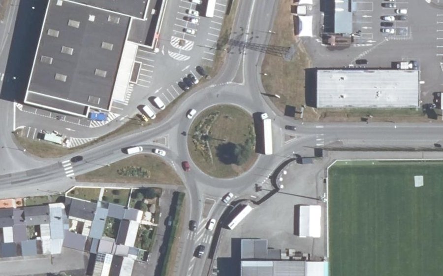 Vue aérienne du Rond-point anonyme n°150405983