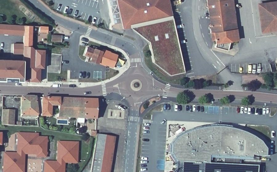 Vue aérienne du Rond-point anonyme n°150425553