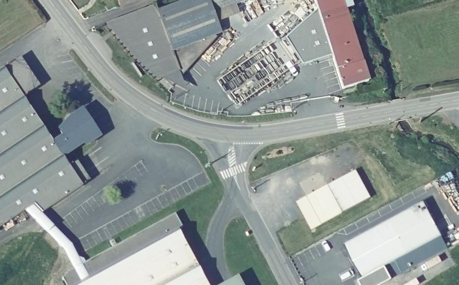 Vue aérienne du Rond-point anonyme n°1504358749