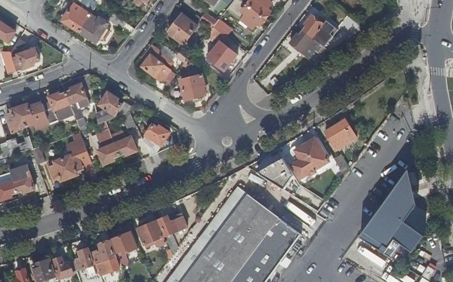 Vue aérienne du Rond-point anonyme n°1504462242