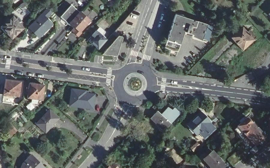 Vue aérienne du Rond-point anonyme n°150520503