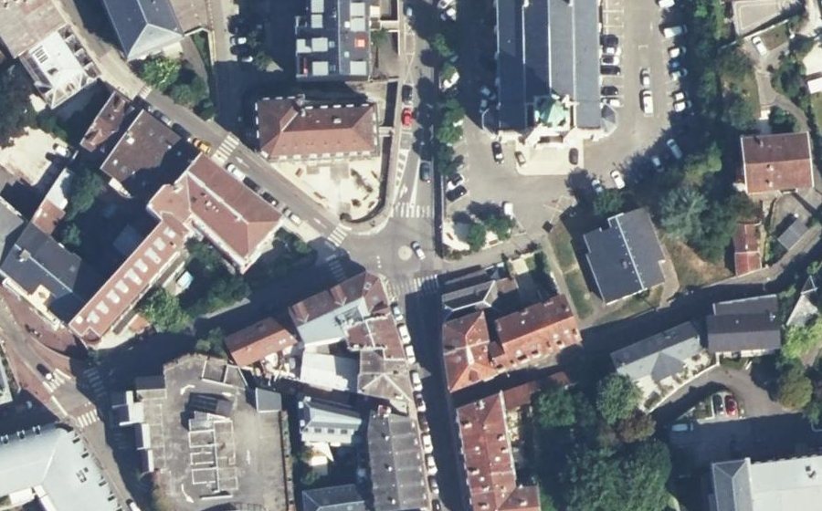 Vue aérienne du Rond-point anonyme n°1508423334