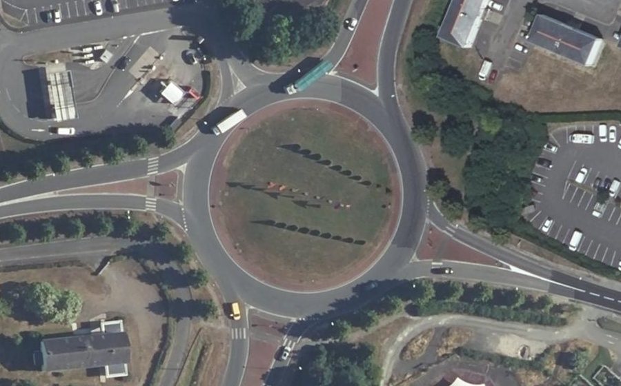 Vue aérienne du Rond-point anonyme n°15092582