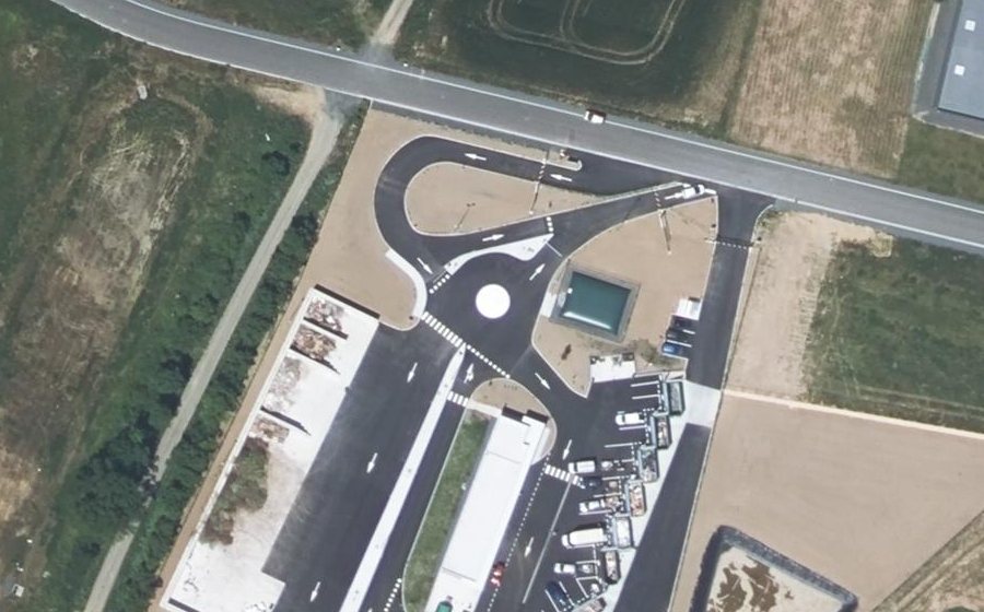 Vue aérienne du Rond-point anonyme n°1509436251