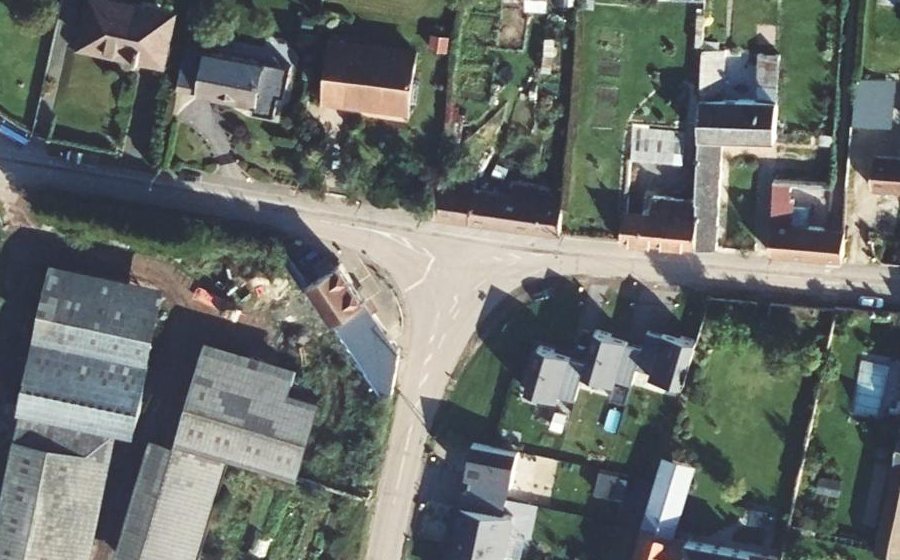 Vue aérienne du Rond-point anonyme n°1509732580