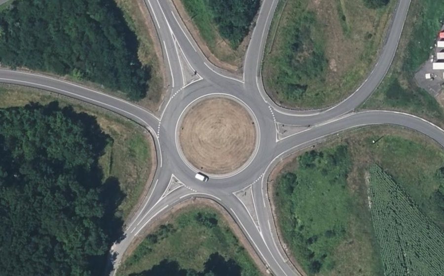 Vue aérienne du Rond-point anonyme n°151053999