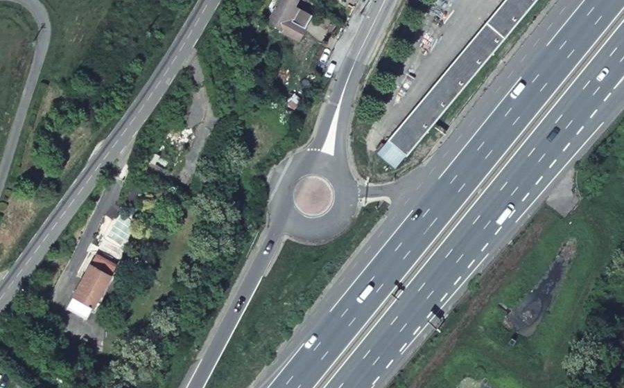 Vue aérienne du Rond-point anonyme n°151129401