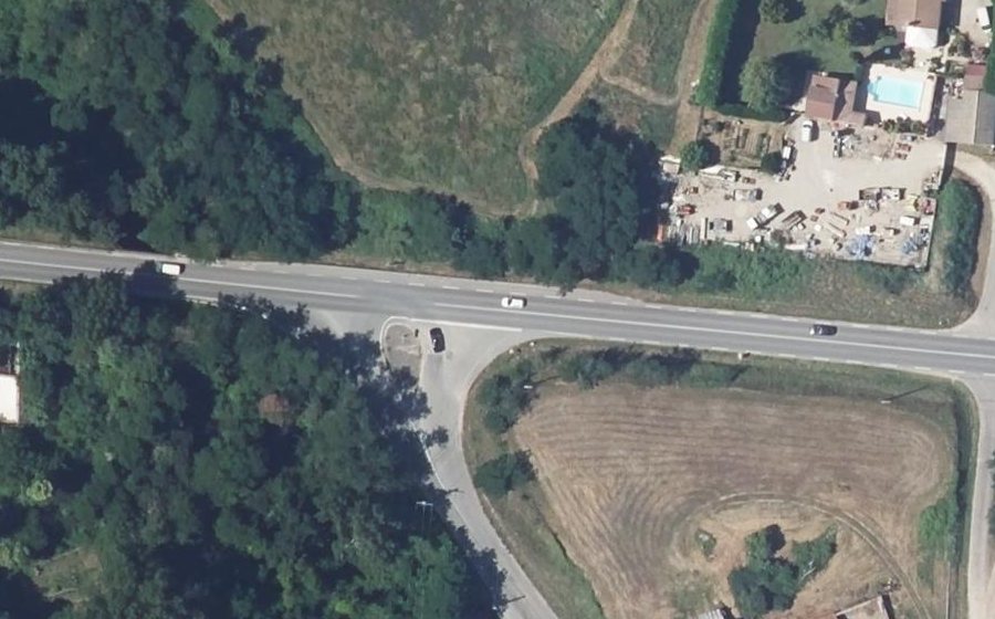 Vue aérienne du Rond-point anonyme n°1512062865