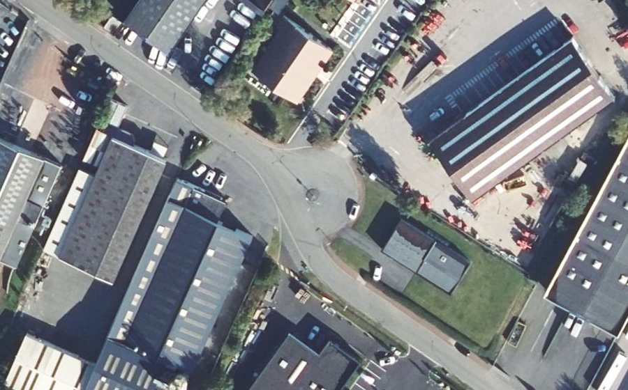 Vue aérienne du Rond-point anonyme n°1512138651