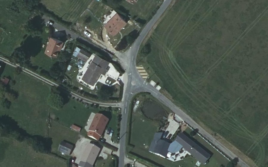 Vue aérienne du Rond-point anonyme n°1512275723