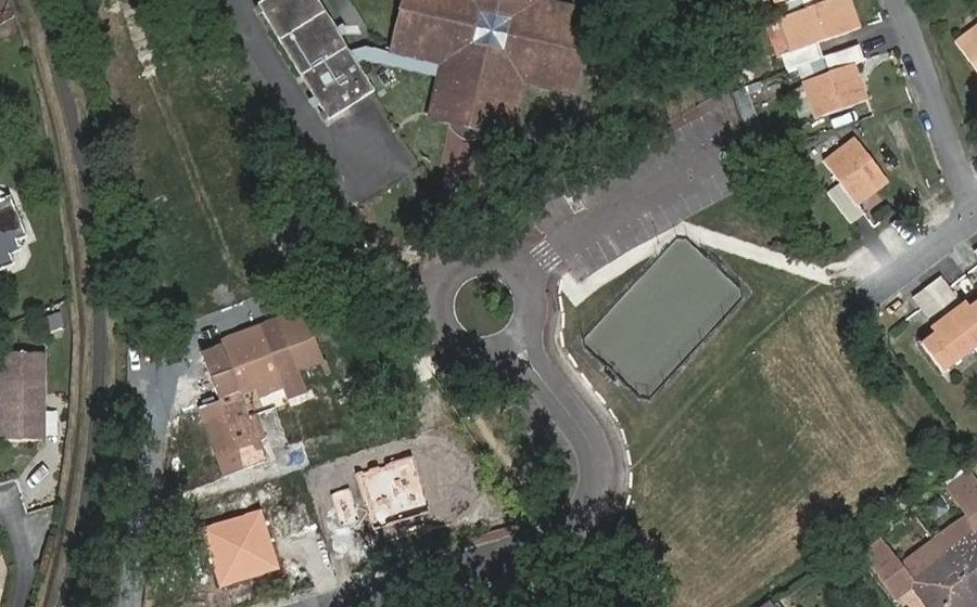 Vue aérienne du Rond-point anonyme n°1513457532