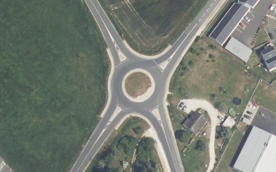 Vue aérienne du Rond-point anonyme n°1514105658